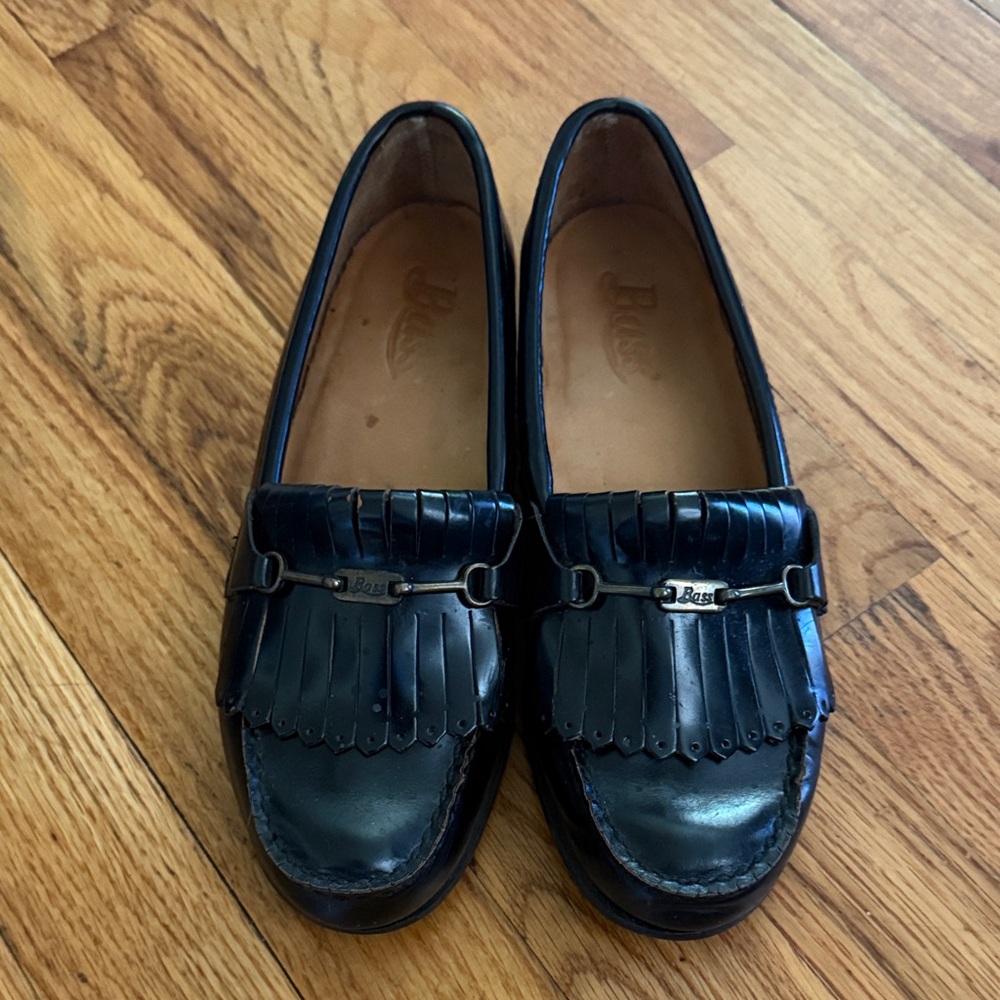 Vintage Bass Women's Black Leather Loafers with Fringe Detail